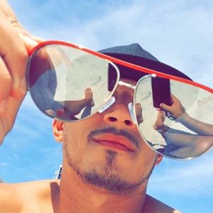 Meet your Posher, Manny